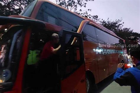 Naik Sepeda Kakek Di Magetan Meninggal Tertabrak Bus Kwantrans