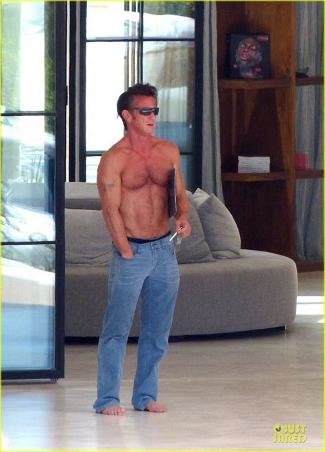 Sean Penn Shirtless And Ripped On Ibiza Vacation Sean Penn Shirtless