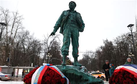 Monument To Fidel Castro Unveiled In Moscow President Of Russia