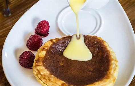 Bakewell Pudding In The Old Original Bakewell Pudding Shop | TasteAtlas | Recommended authentic ...