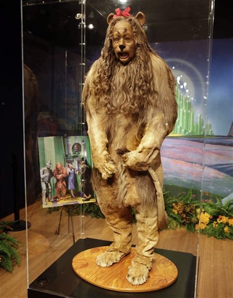 ‘wizard Of Oz’ Cowardly Lion Costume Fetches 3m National Globalnews Ca