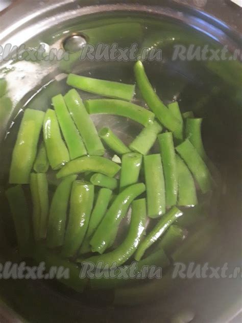 Салат из стручковой фасоли, помидоров и сыра: 9 фото в рецепте