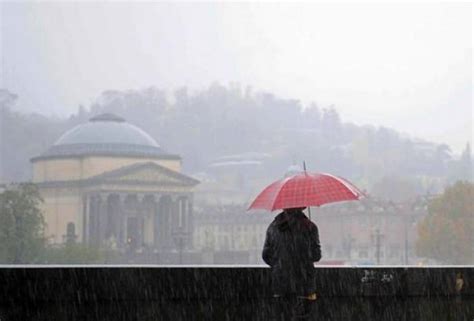 Meteo A Torino Torna La Pioggia Temporali Nel Pomeriggio Per