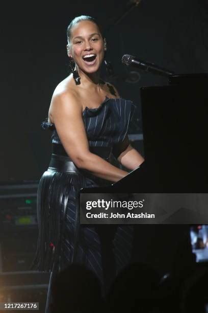 Alicia Keys Live In Concert Photos And Premium High Res Pictures