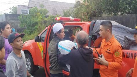 Kejar Sandalnya Yang Masuk Selokan Bocah Di Manado Terperosok Hingga