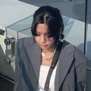 9 Hot Sexy Gazi Jarin Bikini Pics