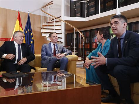 Junts Lejos De Un Compromiso Hist Rico Con S Nchez Y Eh Bildu