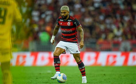 Joia do Flamengo assina contrato multa de R 271 milhões