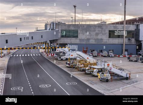 Aerobridge Airbridge Hi Res Stock Photography And Images Alamy