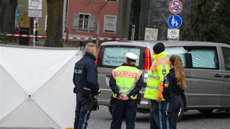 Beim Einparken überfahren Passantin tot 46 Jähriger übersieht