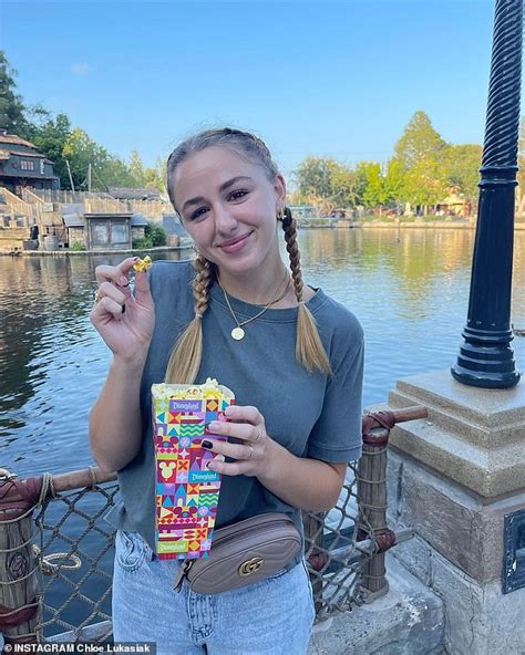 Dance Moms Star Chloe Lukasiak Sparks Speculation She S Dating