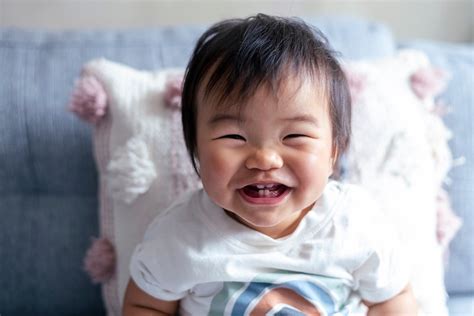 When Do Babies Start Smiling? Encouraging That First Smile