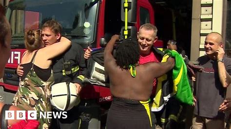 Notting Hill Carnival Goers Hold Silence For Grenfell Victims BBC News