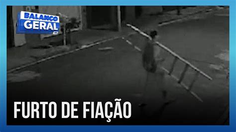 Ladr O Escada Homem Flagrado Furtando Fia O De Casa Venda