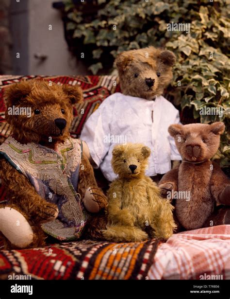 Collection of vintage teddy bears Stock Photo - Alamy