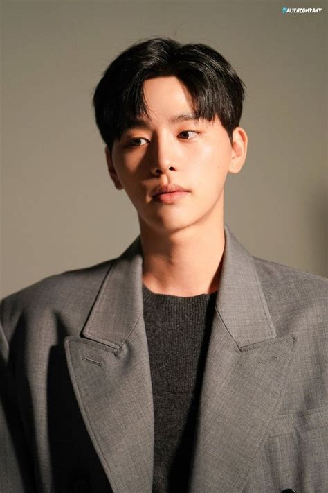 Kim Woo Seok 김우석