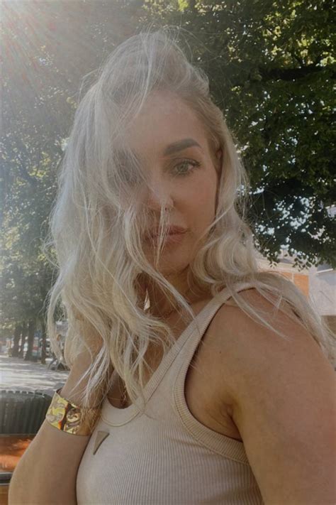 Beautiful Liubov 34 Y O From Kiev With Blonde Hair ID 528357