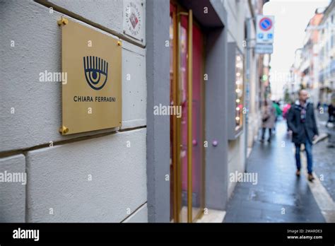 6 De Enero De 2024 Roma Italia La Placa De La Tienda En Roma Con El