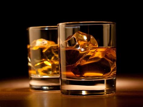 ¿whisky O Bourbon Estas Son Las Diferencias Entre Ambas Bebidas