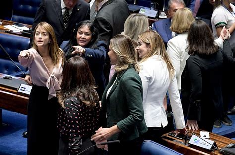 Bancada Feminina Quer Derrubar Veto Sobre Absorventes E Garantir Mais