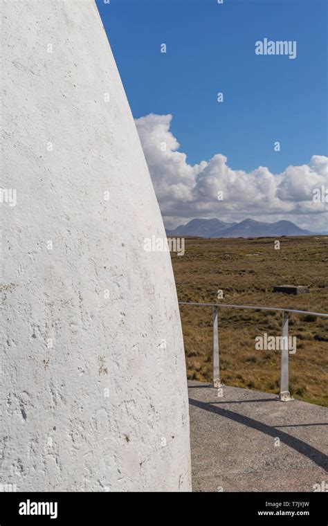 monument commemorating Alcock and Brown first non stop transatlantic ...