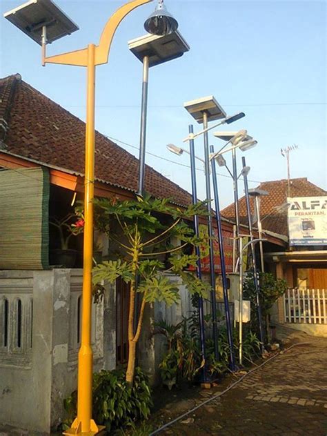 Harga Lampu Sorot Taman Tenaga Surya Elizabeth White