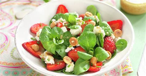 Ensalada de canónigos y queso de cabra con vinagreta