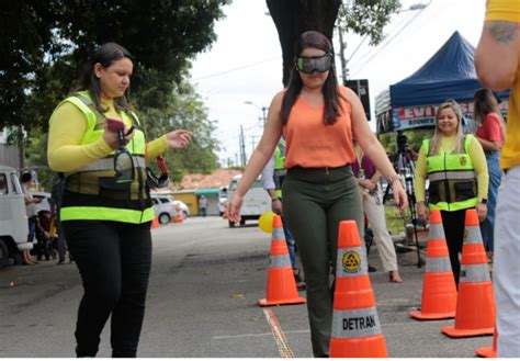 Detran Ce Realiza Blitz Educativa Na Abertura Do Maio Amarelo