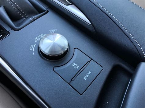 2020 Lexus IS: 173 Interior Photos | U.S. News