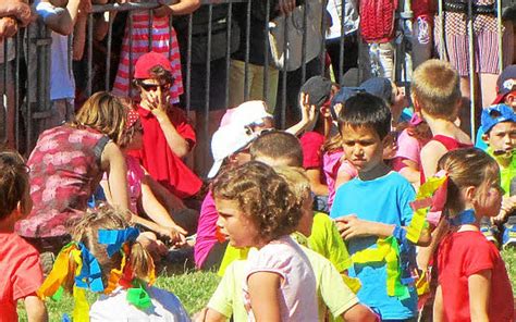 Écoles publiques La foule à la kermesse Le Télégramme