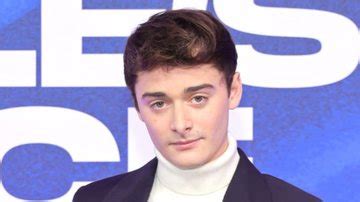 Noah Schnapp Ator De Stranger Things Assume Ser Gay