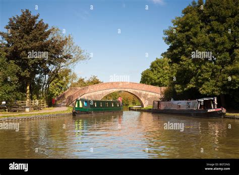 Grand union canal boats uk hi-res stock photography and images - Alamy