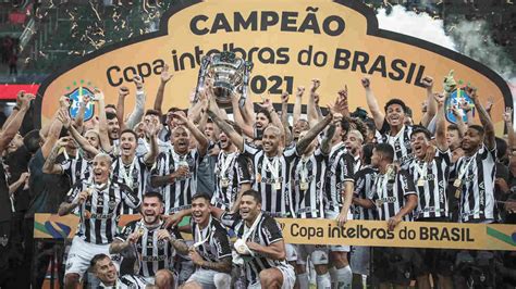 GUIA DO BRASILEIRÃO Atlético MG chega forte para defender o título e