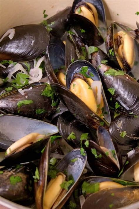 Perfect Steamed Mussels Recipe