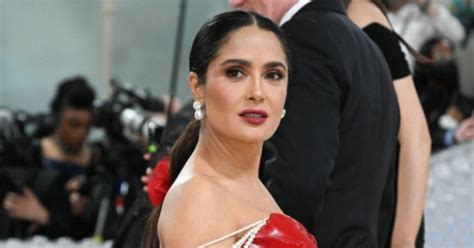 A Punto De Cumplir 60 Baila En Un Diminuto Bikini Y Deja A Todos Boquiabiertos Mira La Foto Y