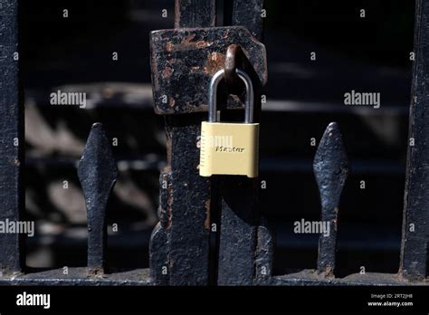 lock on iron gate Stock Photo - Alamy