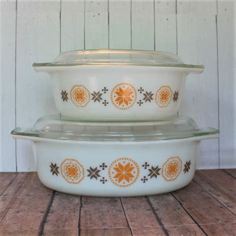 Vintage Pyrex Town And Country Oval Casserole Dish Set Of 2 043 1 5 Qt