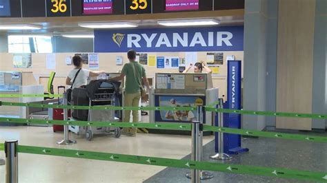 Los pilotos españoles de Ryanair amenazan con ir a la huelga