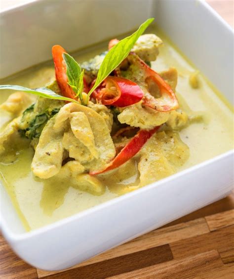 Gaeng Kiew Wan Green Curry With Chicken Eggplant And Palm Heart