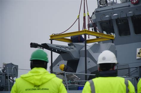 Podniesienie Bandery Na Niszczycielu Min Orp Albatros Pgz Stocznia