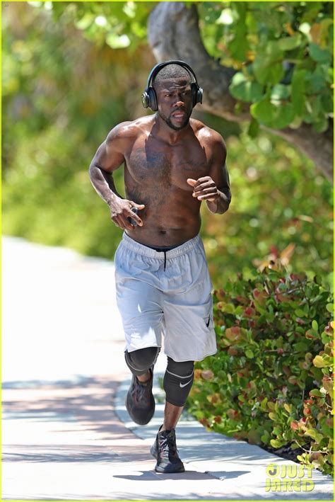 Kevin Hart Shirtless