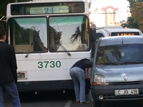 Ambuteiaj Pe Strada Gheorghe Asachi Din Capital Un Troleibuz A Fost