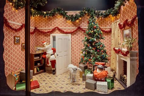 Christmas Window Displays and Ideas - Unibox