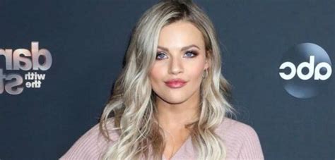 Blessing Pregnant Witney Carson Reveals Sex Of Baby No Big