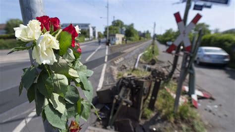 Frankfurt T Dlicher Unfall An Bahn Bergang Unterf Hrung Nicht Vor