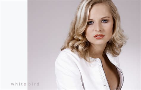 White Bird Foto And Bild Fashion Studio Frauen Bilder Auf Fotocommunity