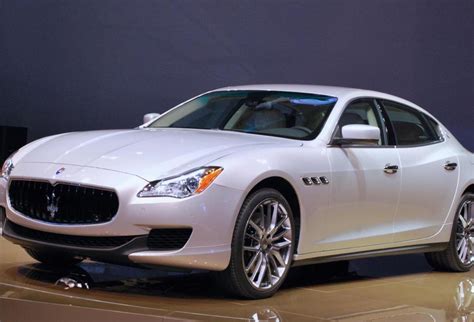 Maserati Quattroporte Photos and Specs. Photo: Maserati Quattroporte ...