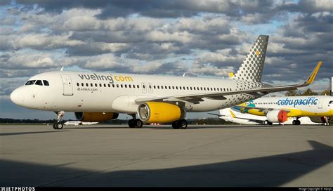 Ha Lym Airbus A Vueling Hanys Jetphotos