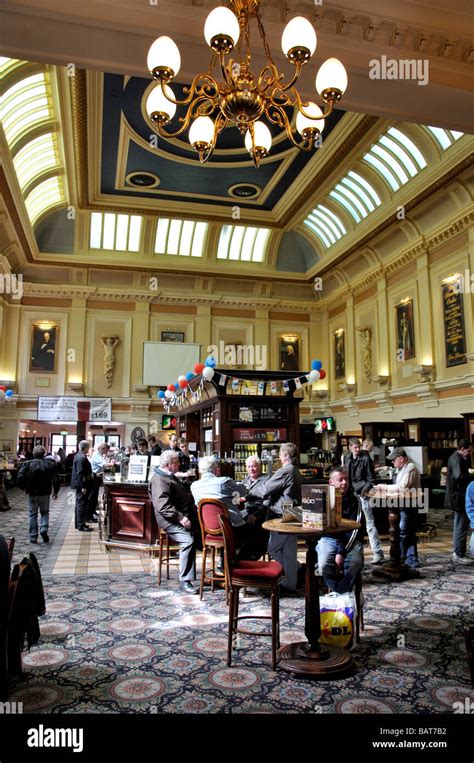 Wetherspoons Interior Banque De Photographies Et D’images à Haute Résolution Alamy