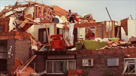 Forecast CastBack: 1990 Plainfield Tornado – NBC Chicago